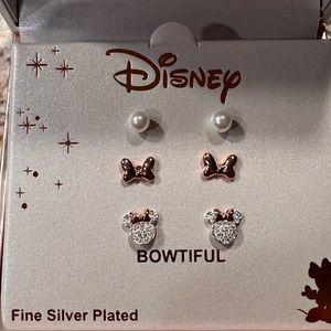 NWT Minnie Mouse Earring Set with Box